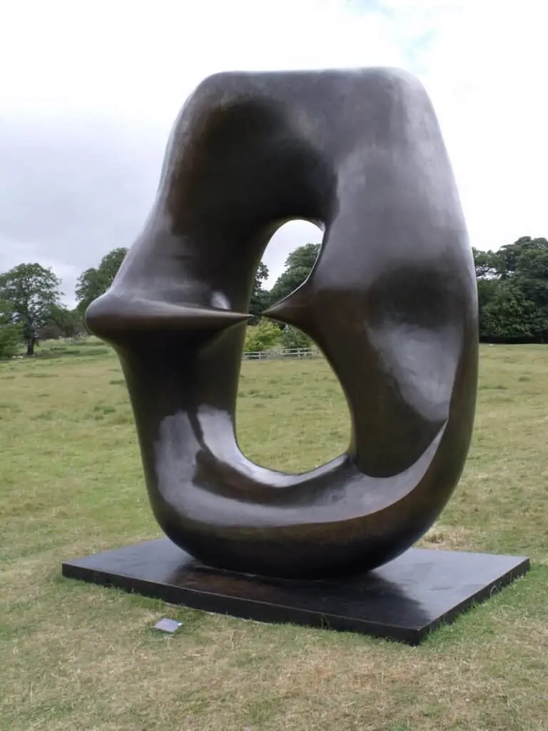 Oval with Points, Henry Moore