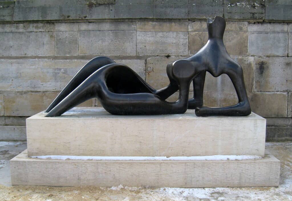 Reclining figure, Henry Moore