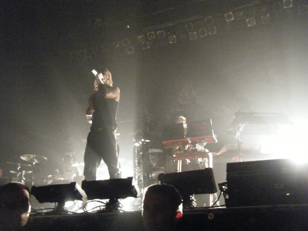 Maxim_Invaders_Must_Die_Tour_Philadelphia_May_19_2009