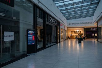 Niedziele handlowe w 2026 roku: Nowy kalendarz, legislacyjne zawirowania i realia rynku detalicznego