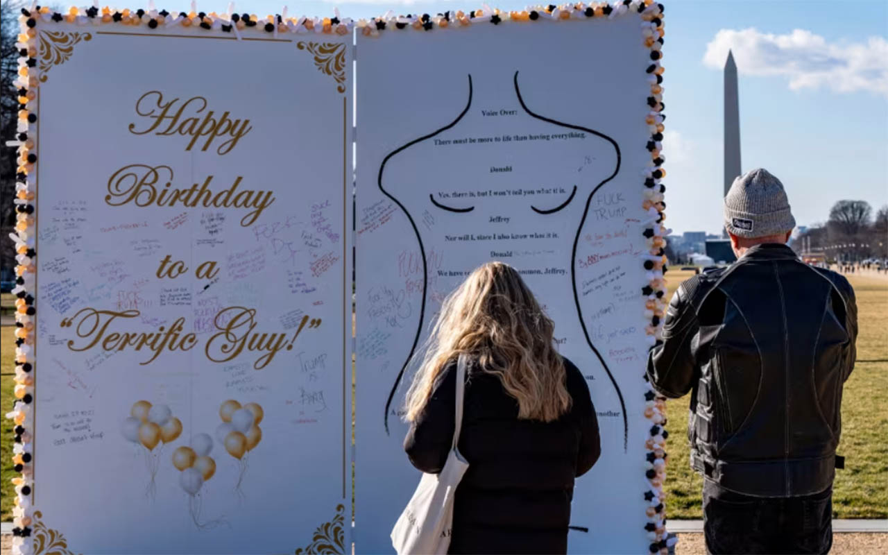 Cyfrowy sabotaż czy makabryczna pomyłka? Waszyngton w szoku po wyświetleniu "życzeń" dla Epsteina