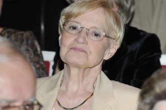 Samotność w Blasku Dawnej Chwały. Edyta Wojtczak Kończy 90 Lat: "Wszyscy Odeszli, Zostałam Tylko z Książkami"
