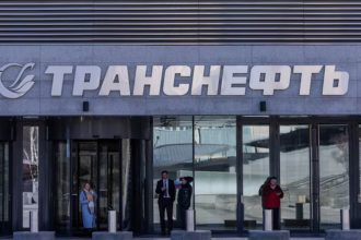 Cios w krwiobieg rosyjskiej gospodarki: Transnieft redukuje przesył o 250 tysięcy baryłek dziennie po ataku dronów
