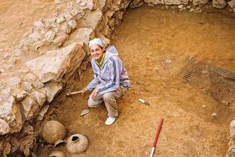 Alfabet starszy niż sądziliśmy? Sensacyjne odkrycie w syryjskim grobowcu zmienia podręczniki historii