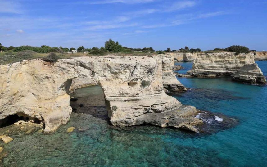 Włochy płaczą po stracie symbolu. Słynny "Łuk Miłości" runął do morza tuż po walentynkach