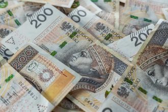 Rewolucja w kalendarzu ZUS: Zmiana terminu wypłaty trzynastej emerytury i kwota 1978 zł dla wszystkich świadczeniobiorców