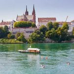 Z biura prosto w nurt: Jak Szwajcarzy zamienili uciążliwe dojazdy na pływanie w rzekach