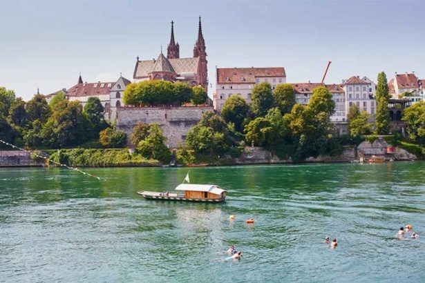 Z biura prosto w nurt: Jak Szwajcarzy zamienili uciążliwe dojazdy na pływanie w rzekach