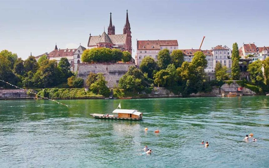 Z biura prosto w nurt: Jak Szwajcarzy zamienili uciążliwe dojazdy na pływanie w rzekach