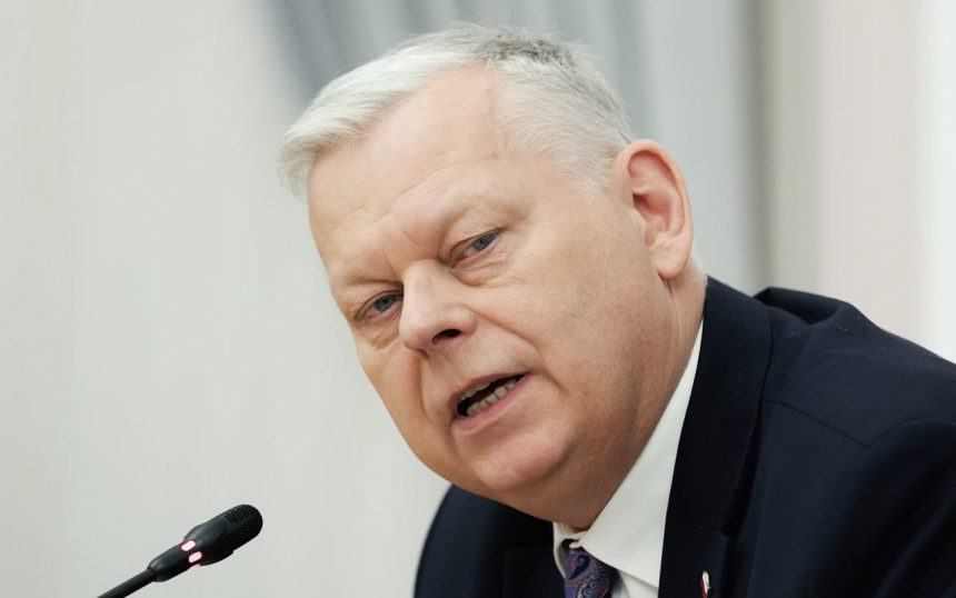 Teatr polityczny w murach prokuratury: Marek Suski, Ewa Wrzosek i zawał, którego nie było