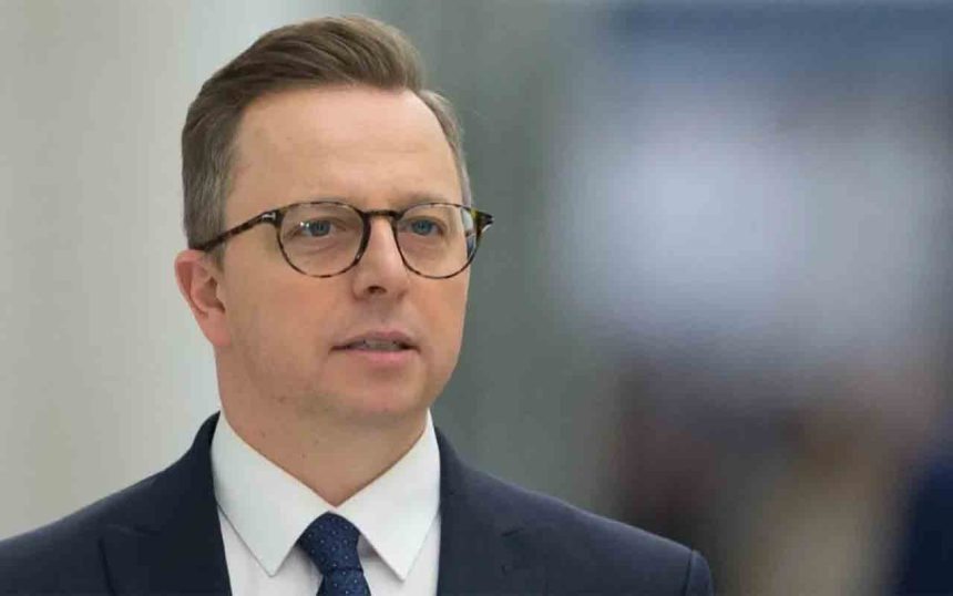 Spektakularna Wpadka Dariusza Jońskiego w Parlamencie Europejskim: Cała Prawda o Programie SAFE i Manipulacjach Wokół Wspólnego Długu UE