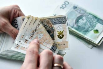 4200 zł miesięcznie specjalnego świadczenia z ZUS. Kto może na nie liczyć po 56. roku życia?