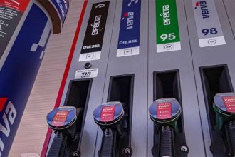 Rynkowe trzęsienie ziemi na stacjach benzynowych: Nowe limity cen paliw od wtorku, 14 kwietnia. Jak to wpłynie na Twoje finanse?