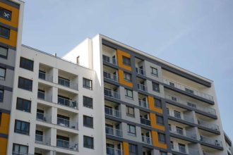 Nieuczciwa lokatorka zajęła mieszkanie na lata. Dramatyczna walka właścicielki z Rawy Mazowieckiej