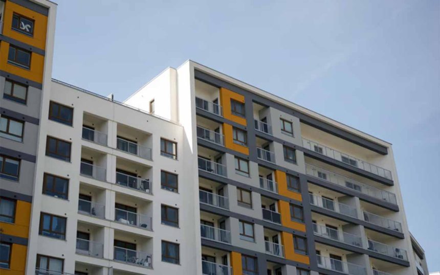 Nieuczciwa lokatorka zajęła mieszkanie na lata. Dramatyczna walka właścicielki z Rawy Mazowieckiej