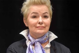 Cierpienie, Obecność i Ulga: Osobisty Dramat Aleksandry Koniecznej w Wymiarze Uniwersalnym