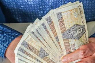 Prawie 1900 zł dla rodziców: Kompletny przewodnik po świadczeniu "Mama 4+" i wsparciu rodzin w 2026 roku