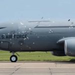 Ostrzelany i podziurawiony: Jak amerykański KC-135R cudem przetrwał irański ostrzał i dotarł do Europy