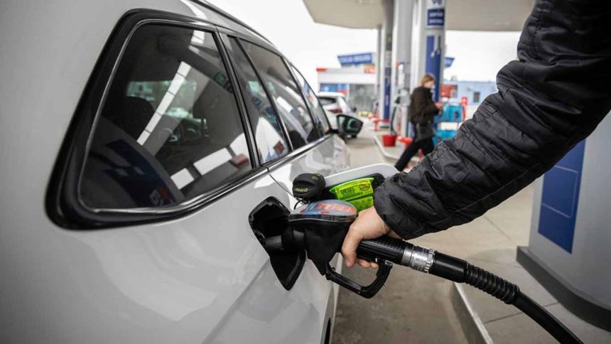 Rząd ogłasza nowe maksymalne ceny paliw na środę: Zmiany na stacjach w cieniu globalnego kryzysu