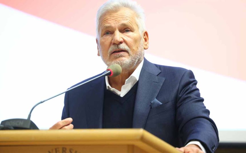 Koniec 16-letniej Ery Fideszu. Aleksander Kwaśniewski Ostrzega Przed Nową Strategią Viktora Orbana