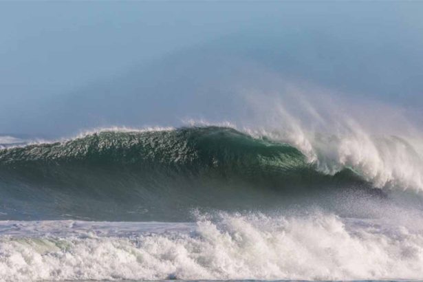 Potężne Trzęsienie Ziemi u Wybrzeży Japonii: Magnituda 7,5 i Widmo Kolejnego Tsunami