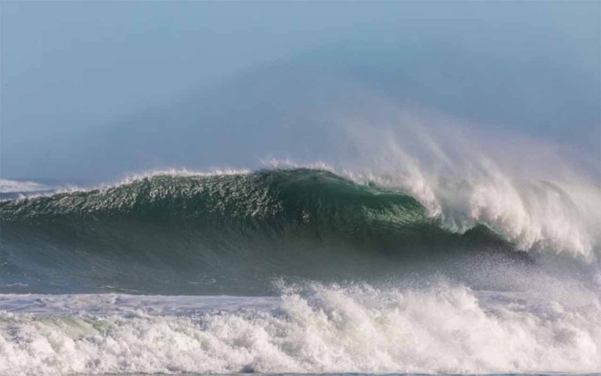 Potężne Trzęsienie Ziemi u Wybrzeży Japonii: Magnituda 7,5 i Widmo Kolejnego Tsunami