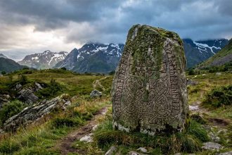 Mitologia nordycka: Thor, Odyn, Loki i Ragnarök — kompletny przewodnik