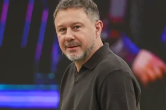 Andrzej Piaseczny ujawnił, dlaczego jako dziecko przestał chodzić do spowiedzi. W podcaście mówił też o wierze, apostazji, partnerze i publicznym pokazywaniu religii przez celebrytów w Polsce. Teraz.