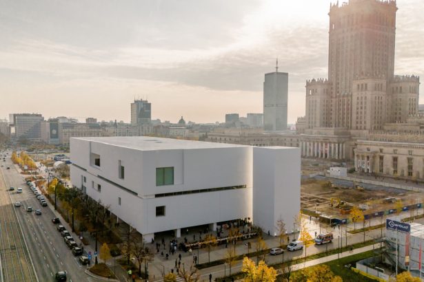 Muzeum Sztuki Nowoczesnej 26 czerwca otwiera w Warszawie dwie wystawy o surrealizmie, antyfaszyzmie oraz relacjach Polski z Afryką. Sprawdź program, godziny i daty.