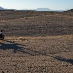 NASA przetestowała autonomiczny łazik ERNEST, który pokonał 26 km po pustyni. Nowe zawieszenie i algorytmy mają wspierać przyszłe misje na Księżyc oraz Marsa.