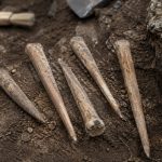 Usunięto jej mózg, a kości przerobiono na narzędzia. Kurhan Loch Borralie w Szkocji ujawnia rytuał sprzed 2 tys. lat, DNA, migracje i tajemnicę pochówku z epoki żelaza.