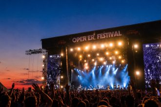 Open’er Festival 2026 opublikował godziny koncertów. Sprawdź pełny harmonogram występów od 1 do 4 lipca na Orange Main Stage, Tent Stage, Alter Stage i Flow Stage.