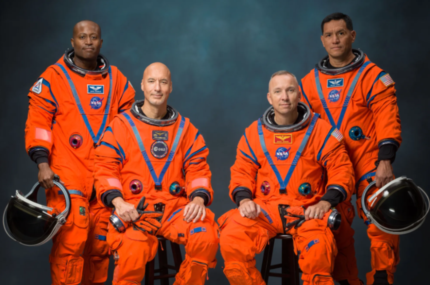 Artemis III 2027 ma sprawdzić Orion, SLS oraz dokowanie z lądownikami Blue Origin i SpaceX. NASA podała skład załogi misji, która ma przygotować Artemis IV do lotu na południowy biegun Księżyca.
