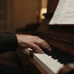 Tempo w muzyce – sprawdź, co oznaczają largo, adagio, andante, allegro i presto. Poznaj tabelę BPM, zasady metronomu oraz zmiany tempa.