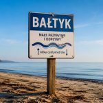 Dlaczego nad Bałtykiem prawie nie ma przypływów i odpływów? Wyjaśniamy rolę Cieśnin Duńskich, grawitacji Księżyca, wiatru i ciśnienia oraz skąd biorą się metrowe pływy nad oceanem w Europie na Ziemi.
