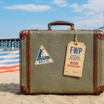 Wczasy pracownicze w Polsce i FWP: sprawdź, jak przydzielano skierowania, kto jechał nad Bałtyk i w góry, ile trwały turnusy oraz jak państwo organizowało masowy wypoczynek w PRL.